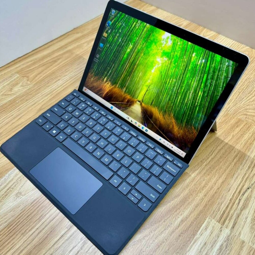 Microsoft Surface Go 2 | Intel Core m3 | 8GB RAM | 128GB SSD | With Charger